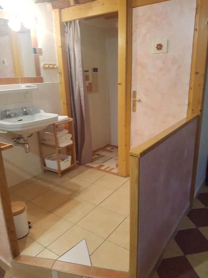 Bed and Breakfast Les Belles Nuits Le Bousquet-d'Orb Exterior foto