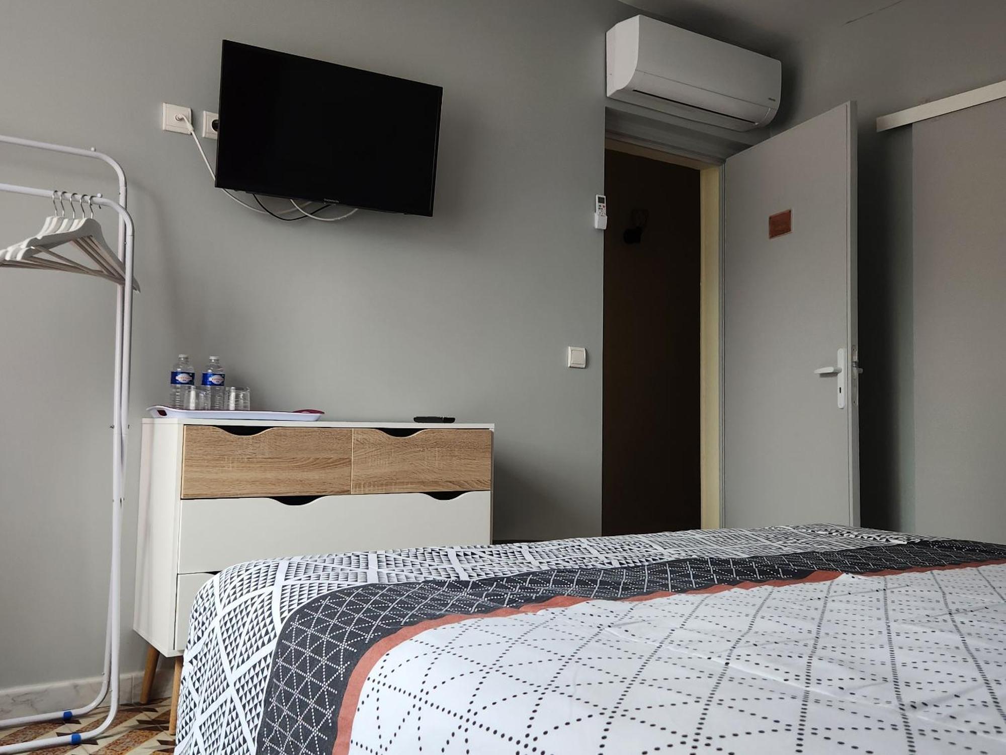 Bed and Breakfast Les Belles Nuits Le Bousquet-d'Orb Exterior foto